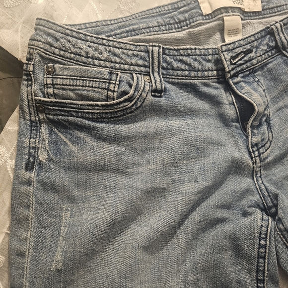 Charlotte Russe denim distressed long chic womens shorts size 10 - Picture 4 of 7